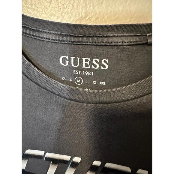 Medium size men’s nocturnal guess shirt (new) - Picture 3 of 3